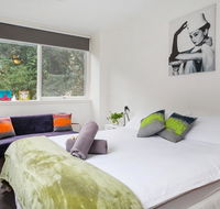 Melbourne Villa - Inverell Accommodation