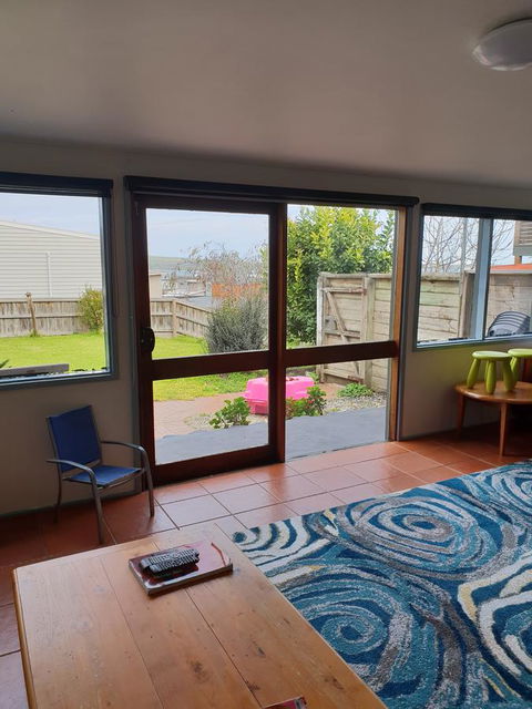 Relax In San Remo - Inverell Accommodation 9