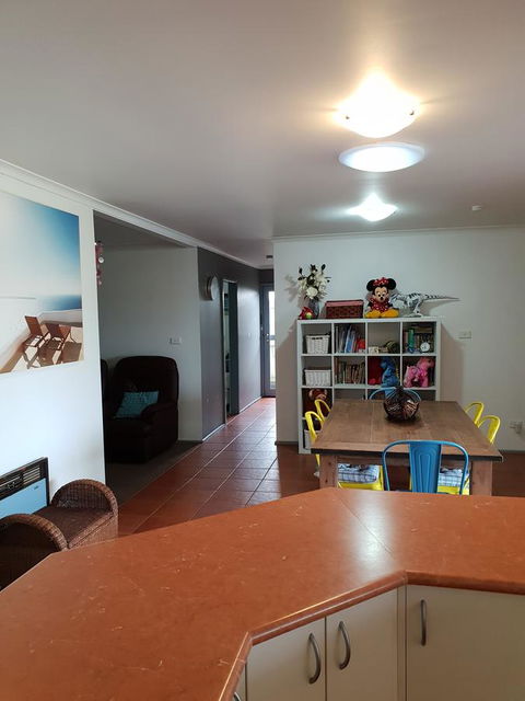 Relax In San Remo - Inverell Accommodation 8