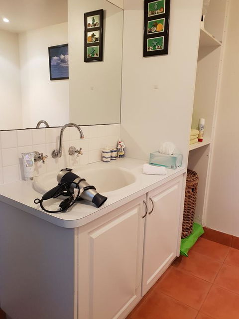 Relax In San Remo - Inverell Accommodation 26