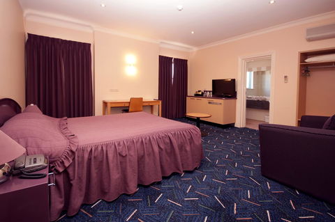 Mitchell River Tavern - Inverell Accommodation 0
