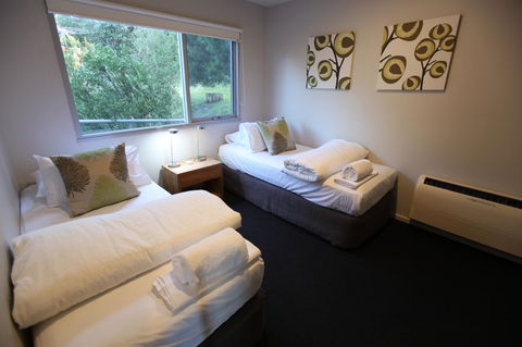 Lorne Luxury - Inverell Accommodation 6