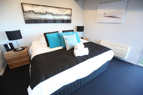 Lorne Luxury - Inverell Accommodation 3