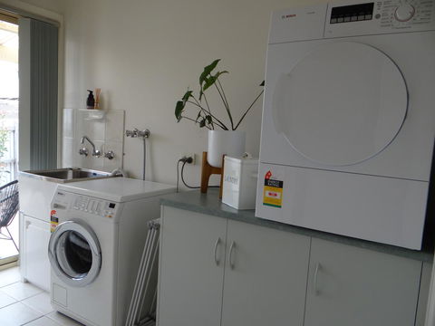 Horsham Central Stay - Inverell Accommodation 8