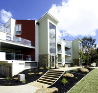 Phillip Island Towers - Inverell Accommodation