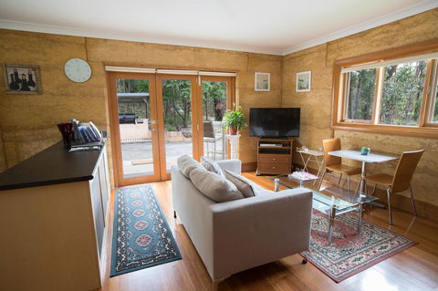 Bundjil Studio - Inverell Accommodation 6