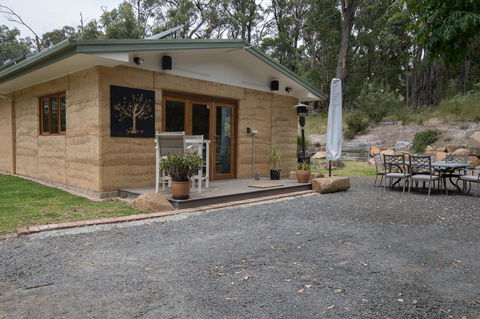 Bundjil Studio - Inverell Accommodation 1