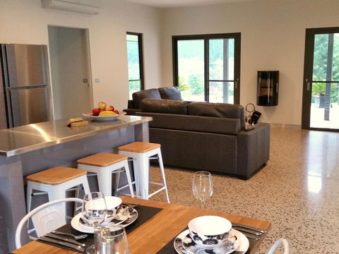 3 Bells Alpine Cottage - Inverell Accommodation 15