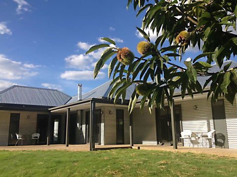3 Bells Alpine Cottage - Inverell Accommodation 0