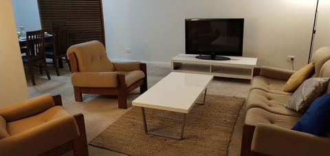 The Gallery Hours - Inverell Accommodation 9