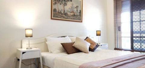 The Gallery Hours - Inverell Accommodation 2