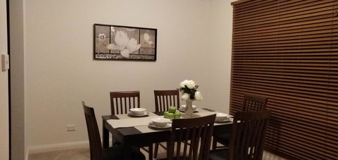 The Gallery Hours - Inverell Accommodation 11