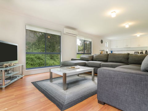 Demure Charm - Inverell Accommodation 10