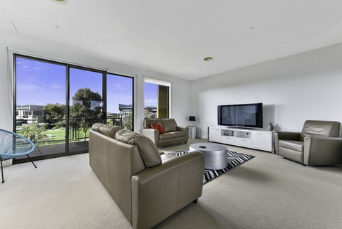 Torquay Golf Retreats - Pool, Beach, Tennis, Golf - Inverell Accommodation 0