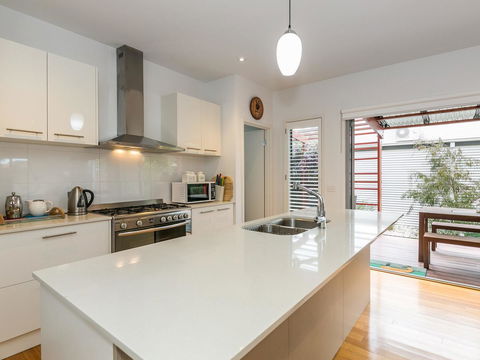Torquay Timeout - Inverell Accommodation 7