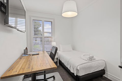 Work Sleep Live Melbourne - Inverell Accommodation 7