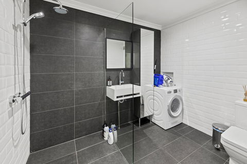 Work Sleep Live Melbourne - Inverell Accommodation 11