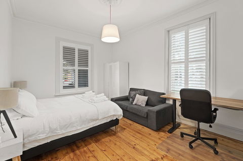 Work Sleep Live Melbourne - Inverell Accommodation 2