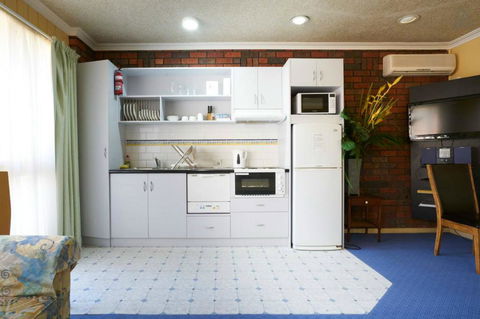 Cottages For Two - Inverell Accommodation 4