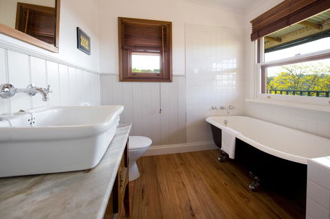 Cabrito - Inverell Accommodation 4