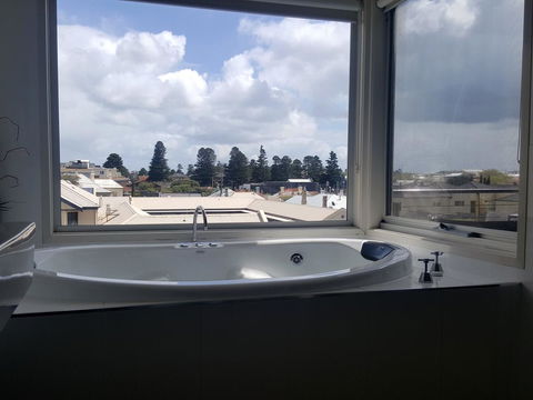 104 On Merri Apartments - Inverell Accommodation 22
