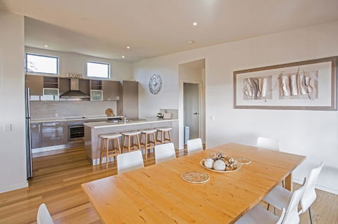 Saltwater Breeze Retreat - Inverell Accommodation 5