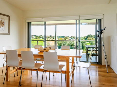 Saltwater Breeze Retreat - Inverell Accommodation 12