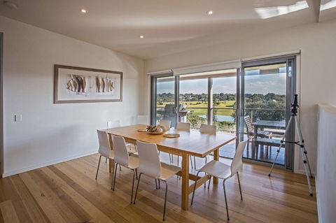 Saltwater Breeze Retreat - Inverell Accommodation 11