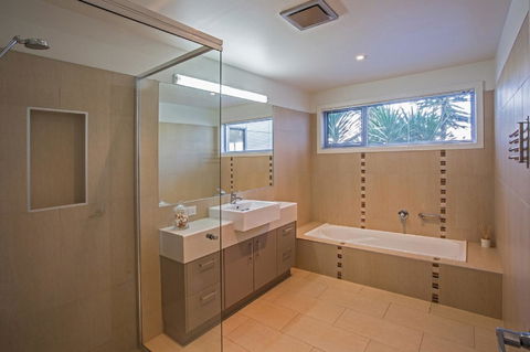 Saltwater Breeze Retreat - Inverell Accommodation 19
