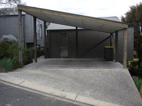Lorne Holiday House - Inverell Accommodation 13