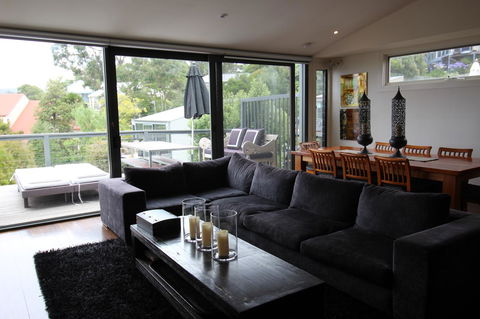 Lorne Holiday House - Inverell Accommodation 1