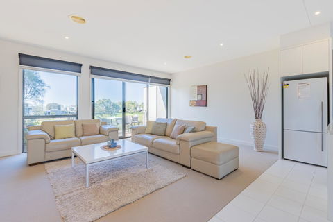 Stylish 3 Bedroom Townhouse - Free Parking - Inverell Accommodation 16