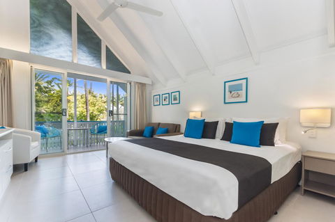 By The Sea Port Douglas - Inverell Accommodation 9