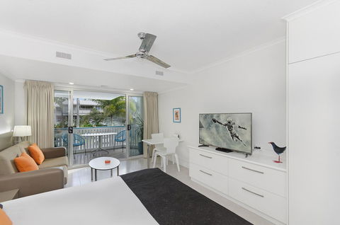 By The Sea Port Douglas - Inverell Accommodation 19