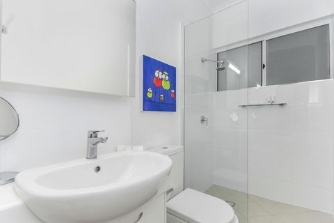 By The Sea Port Douglas - Inverell Accommodation 14
