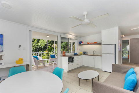 By The Sea Port Douglas - Inverell Accommodation 8