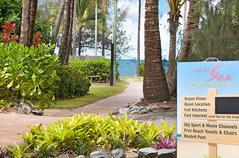By The Sea Port Douglas - Inverell Accommodation 26