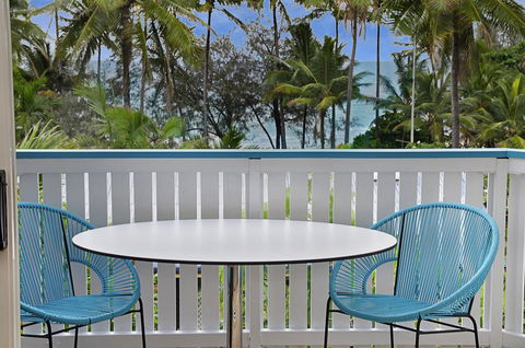 By The Sea Port Douglas - Inverell Accommodation 5