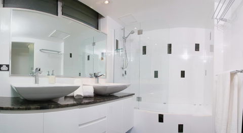 Poinciana 112 - Inverell Accommodation 11