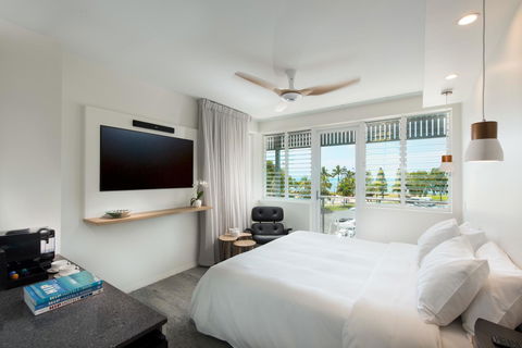 Heart Hotel And Gallery Whitsundays - Inverell Accommodation 4