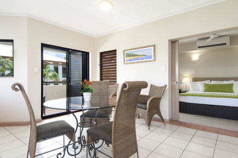 Regal Port Douglas - Inverell Accommodation 14