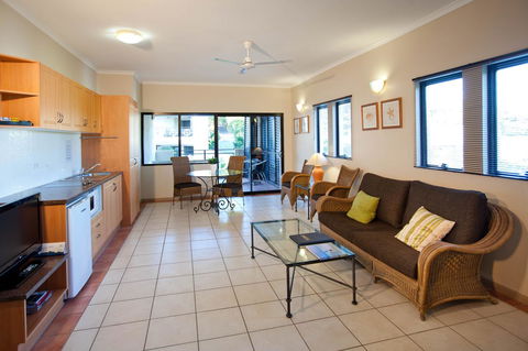 Regal Port Douglas - Inverell Accommodation 24