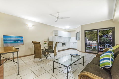 Regal Port Douglas - Inverell Accommodation 6