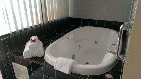 Regal Port Douglas - Inverell Accommodation 25