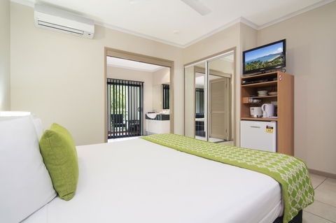 Regal Port Douglas - Inverell Accommodation 3