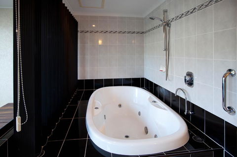 Regal Port Douglas - Inverell Accommodation 27