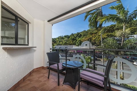 Regal Port Douglas - Inverell Accommodation 11
