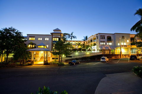 Regal Port Douglas - Inverell Accommodation 1