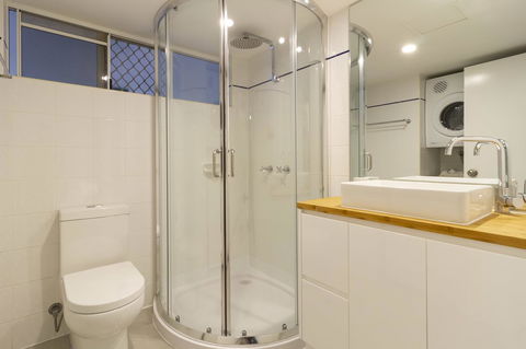 The White House Port Douglas - Inverell Accommodation 4