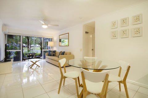 The White House Port Douglas - Inverell Accommodation 14
